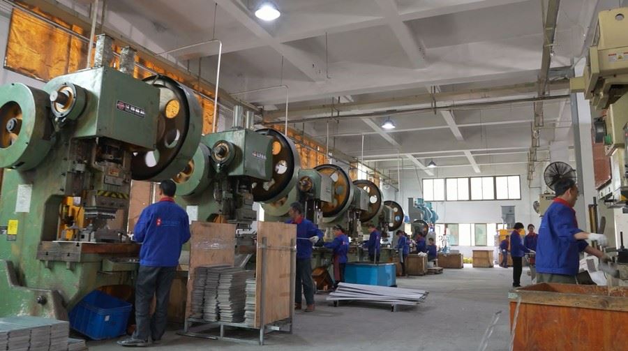 the workshop of screw pile with big blades